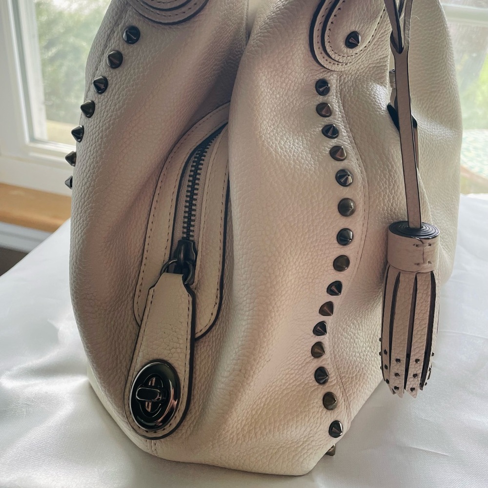 Coach Edie 31 Bandana Rivets Shoulder Bag Chalk White Pebble Leather - Picture 4 of 14